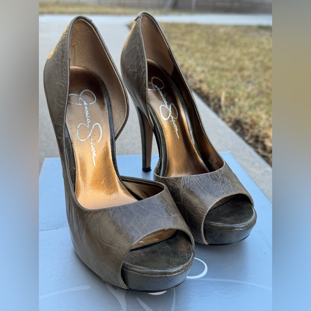Jessica Simpson Acadia Platform Peeptoe Pump Size 5.5